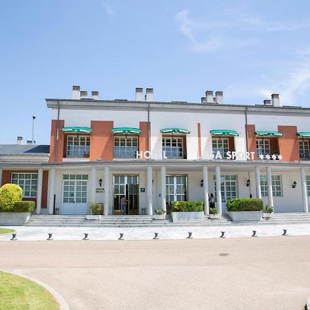 Hotel Lasa Sport Valladolid Bagian luar foto