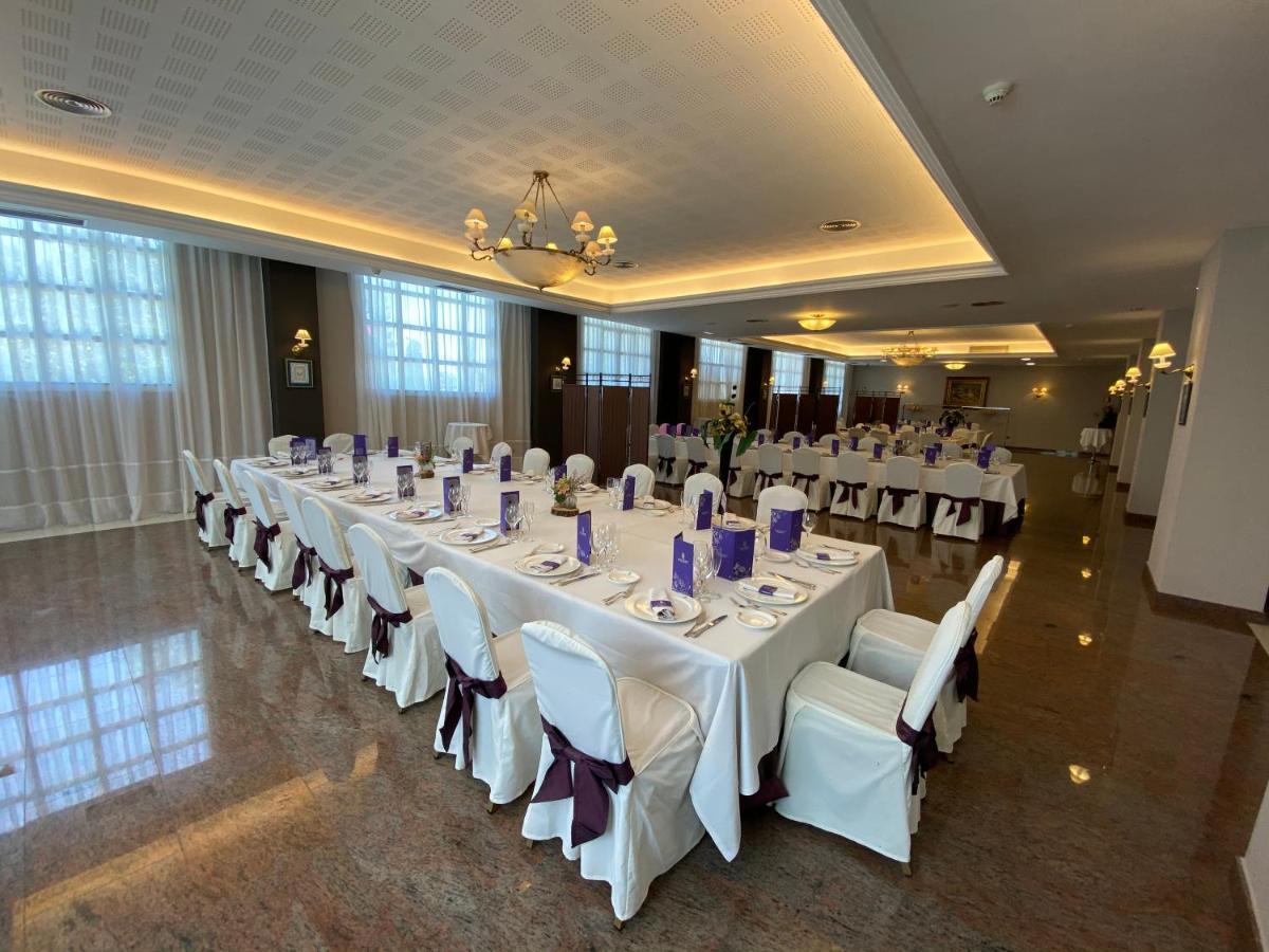 Hotel Lasa Sport Valladolid Bagian luar foto