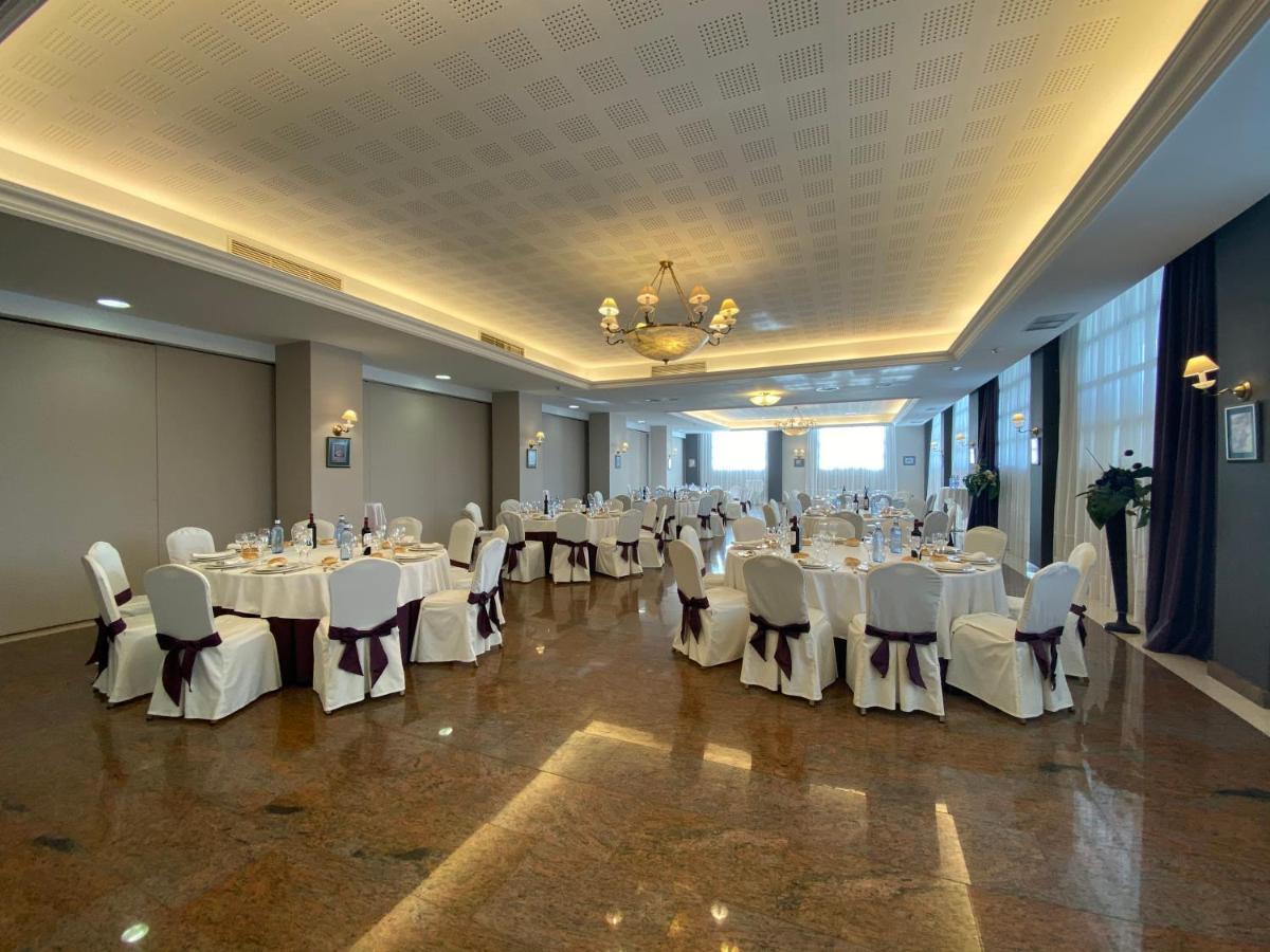 Hotel Lasa Sport Valladolid Bagian luar foto