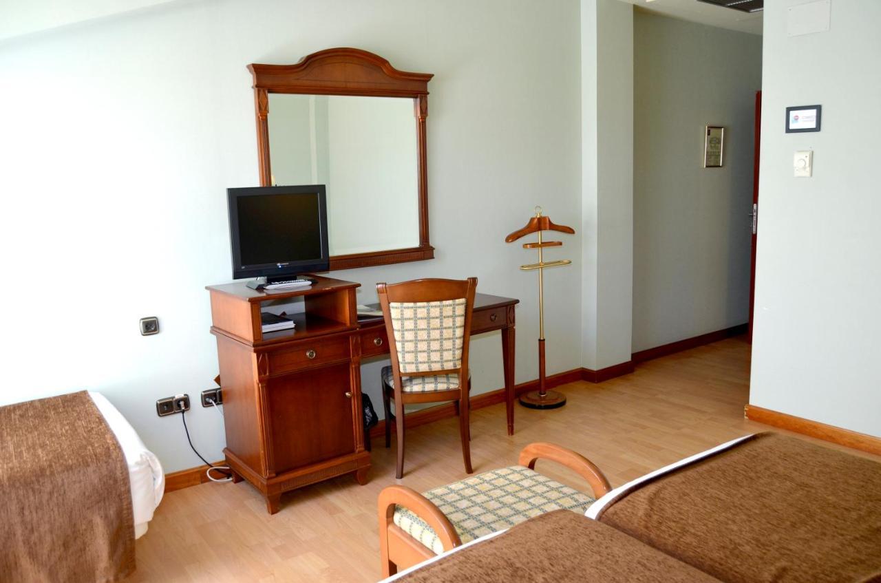 Hotel Lasa Sport Valladolid Bagian luar foto