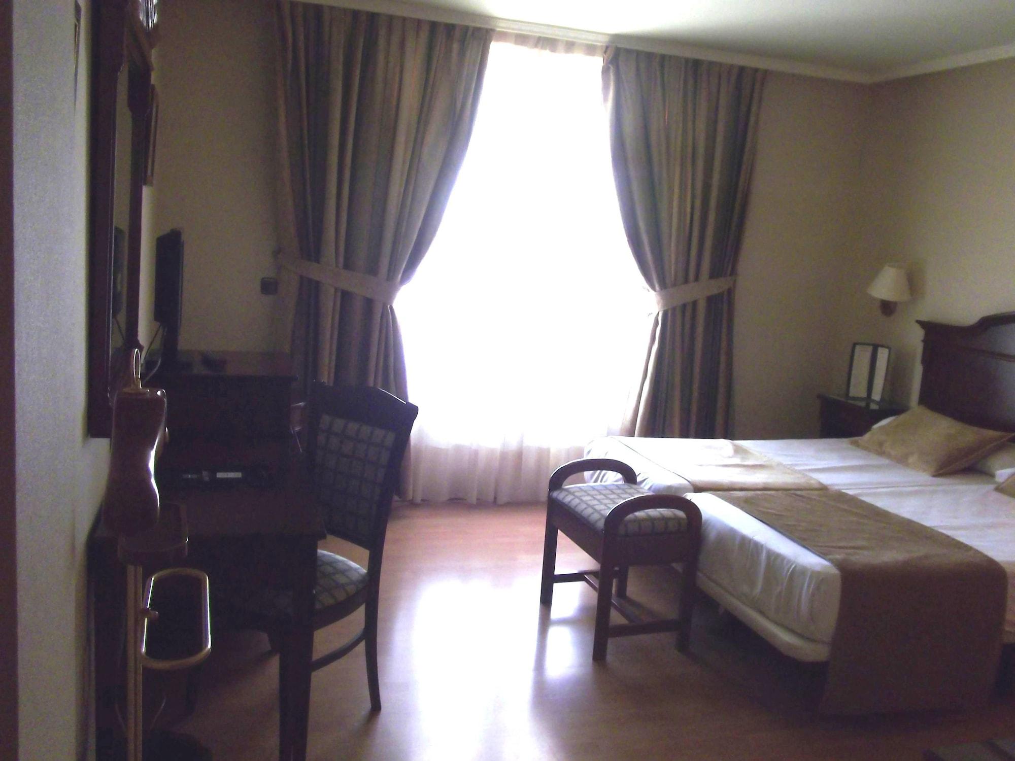 Hotel Lasa Sport Valladolid Bagian luar foto