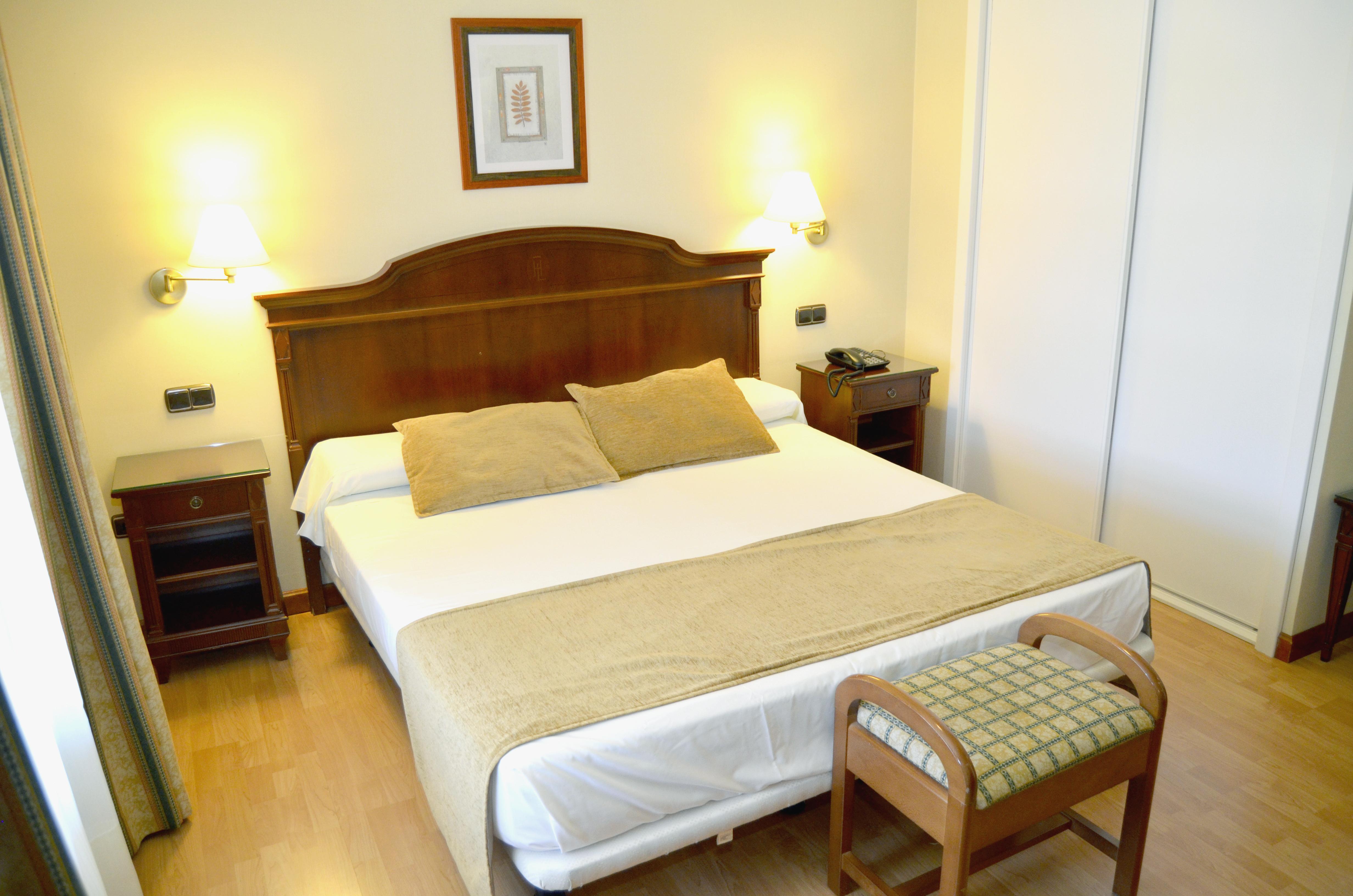 Hotel Lasa Sport Valladolid Bagian luar foto