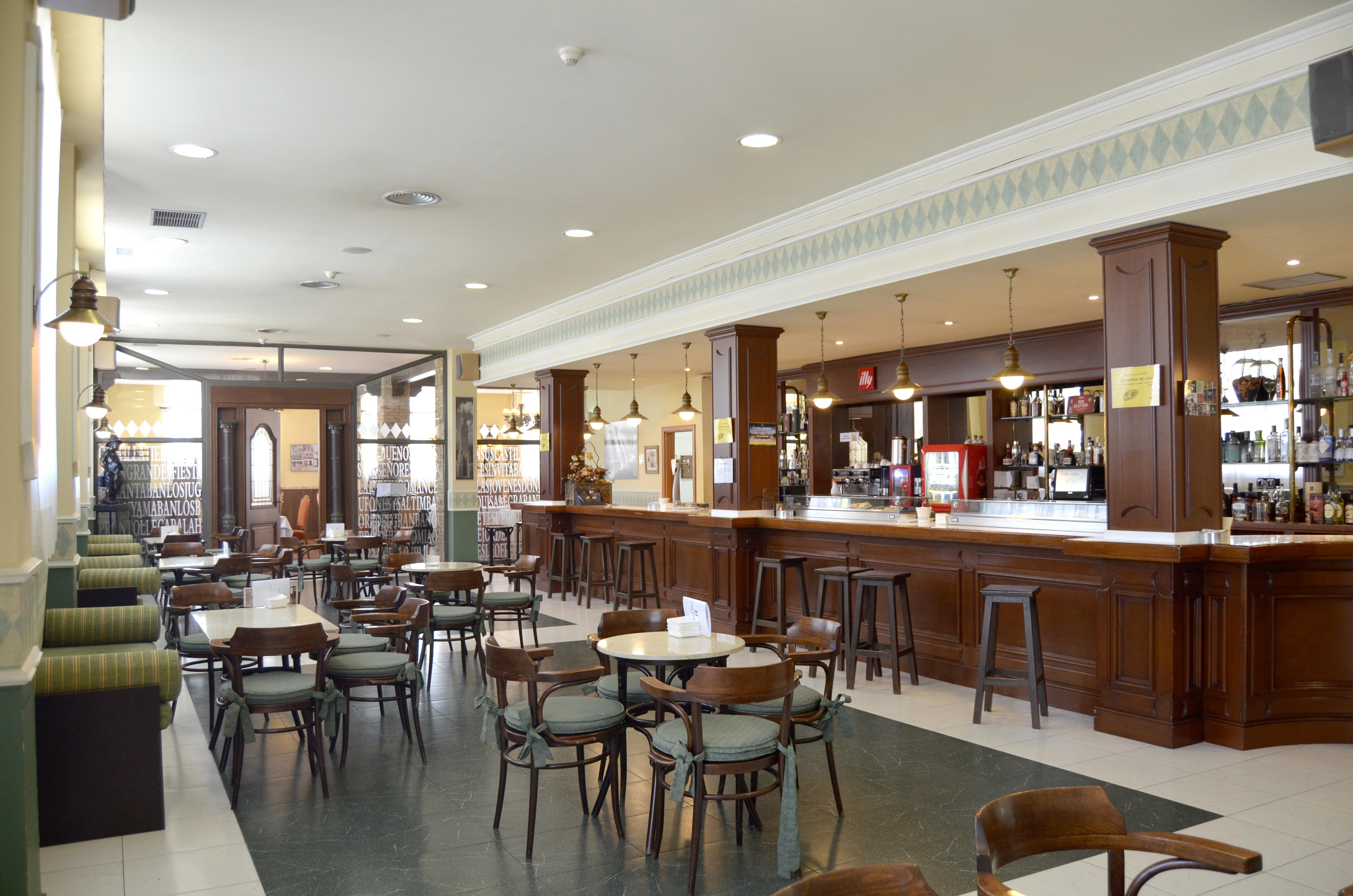Hotel Lasa Sport Valladolid Bagian luar foto