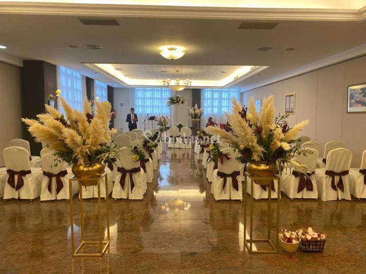 Hotel Lasa Sport Valladolid Bagian luar foto