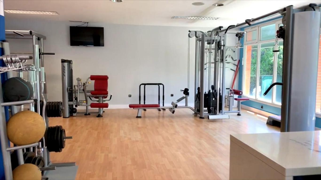 Hotel Lasa Sport Valladolid Bagian luar foto