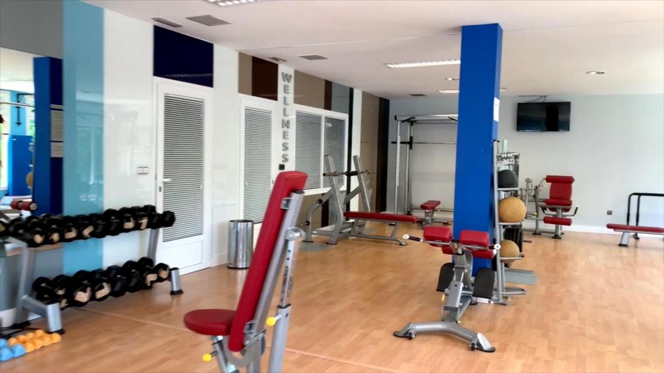 Hotel Lasa Sport Valladolid Bagian luar foto