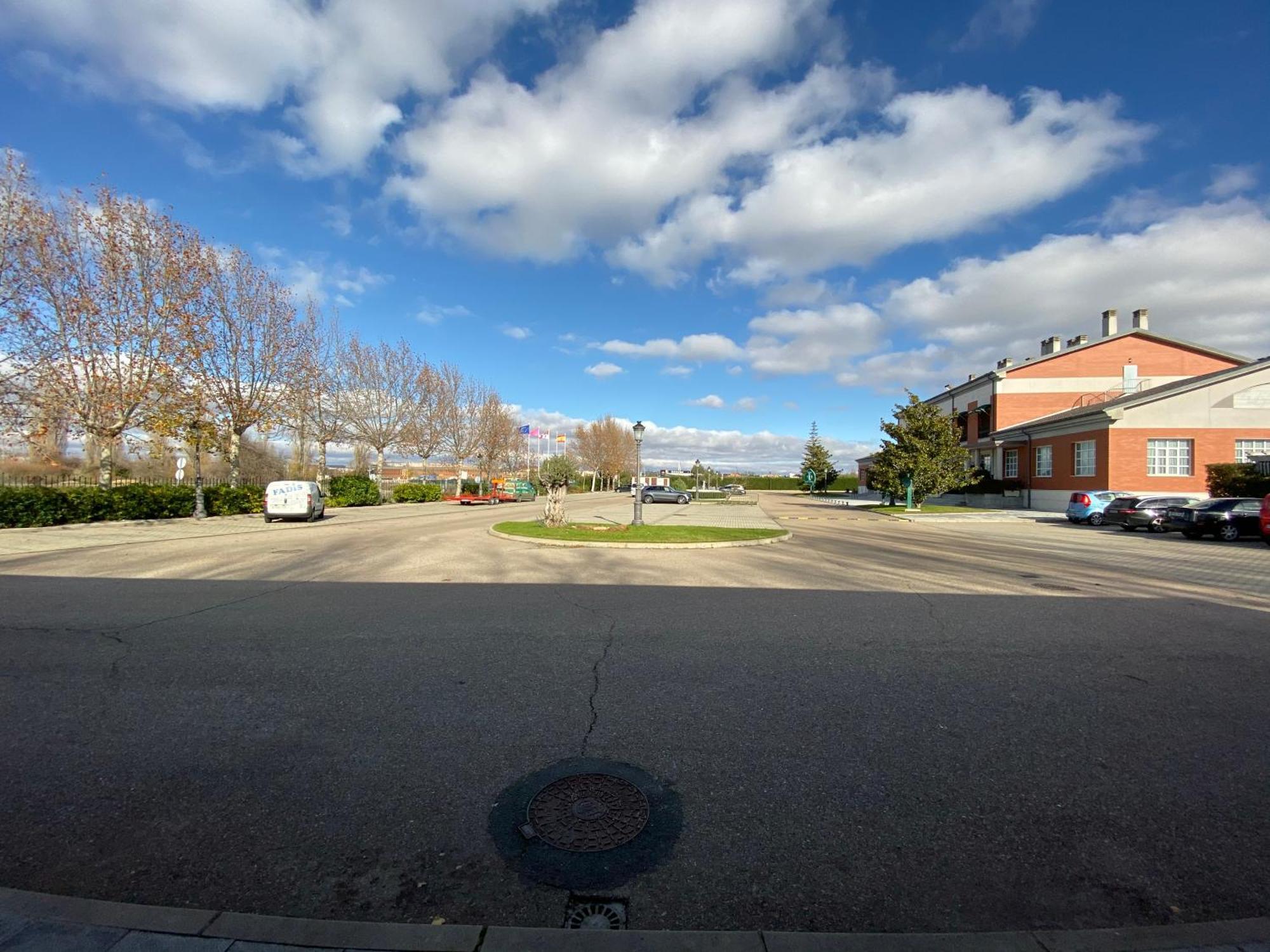 Hotel Lasa Sport Valladolid Bagian luar foto