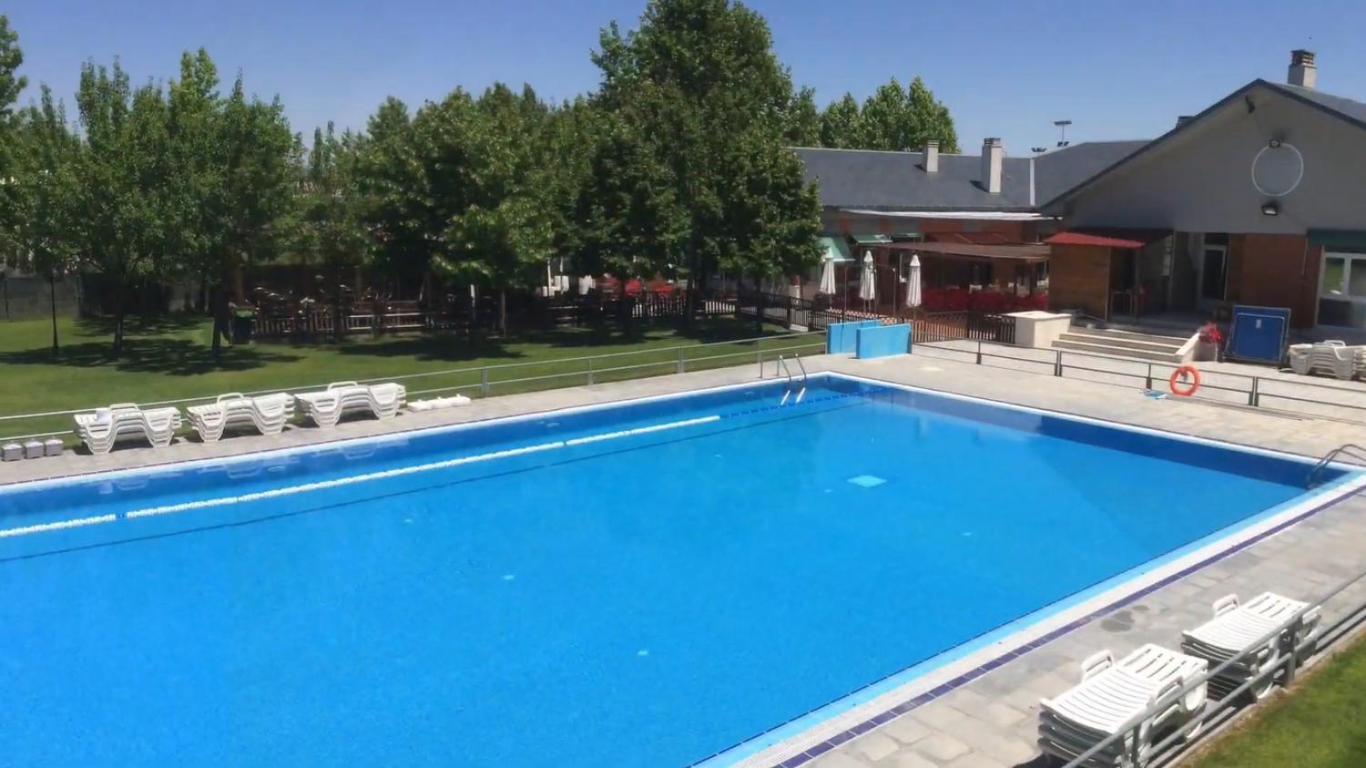 Hotel Lasa Sport Valladolid Bagian luar foto